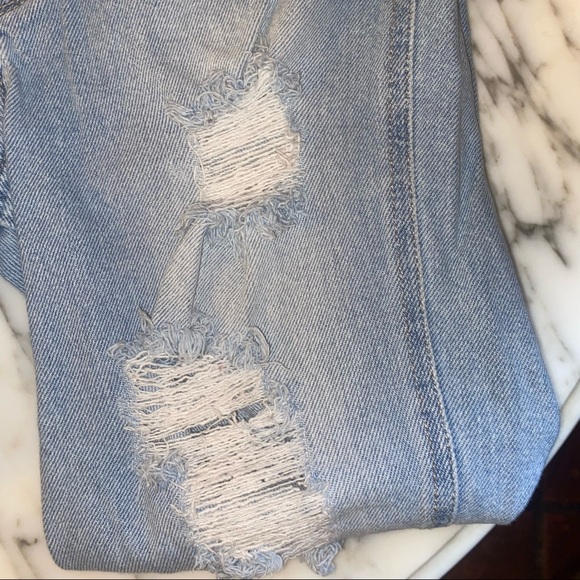 *donated* Hollister Ultra High-Rise Mom Jeans - Picture 4 of 9